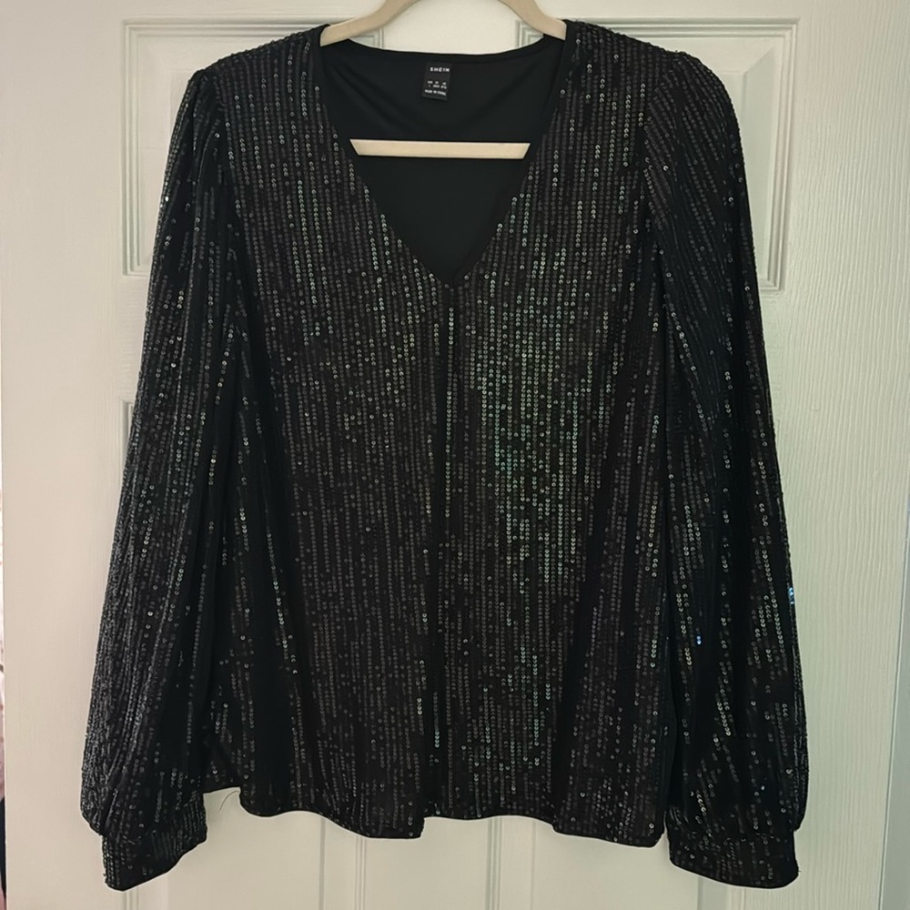 Black sequenced blouse. Size L